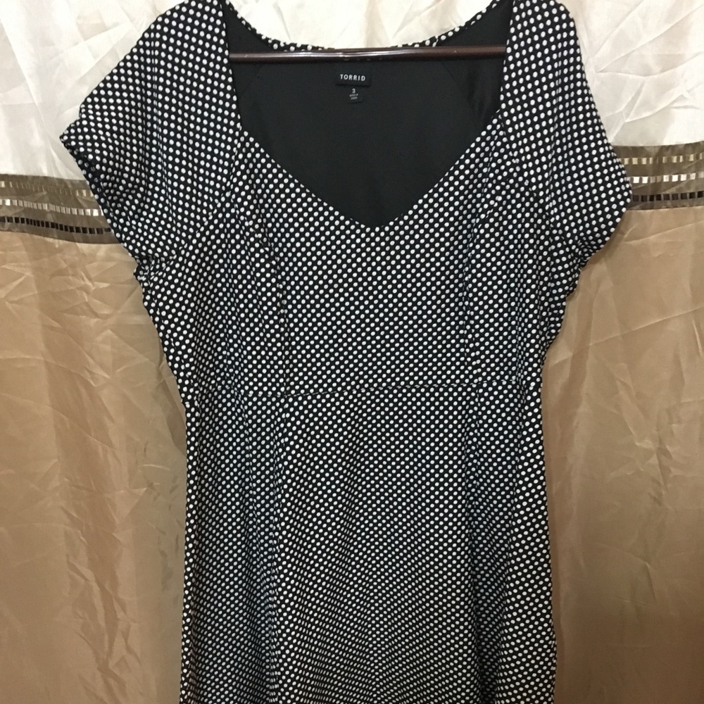 Torrid black and white dress